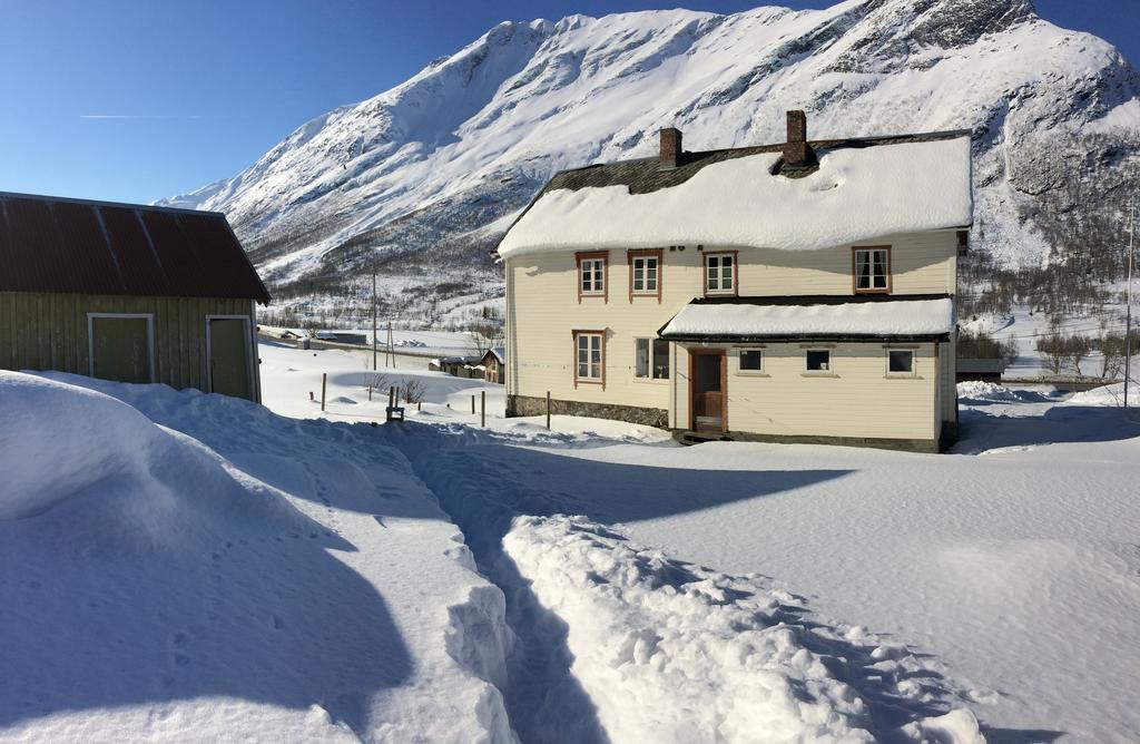 Overvoll Farm Stranda  Exterior photo